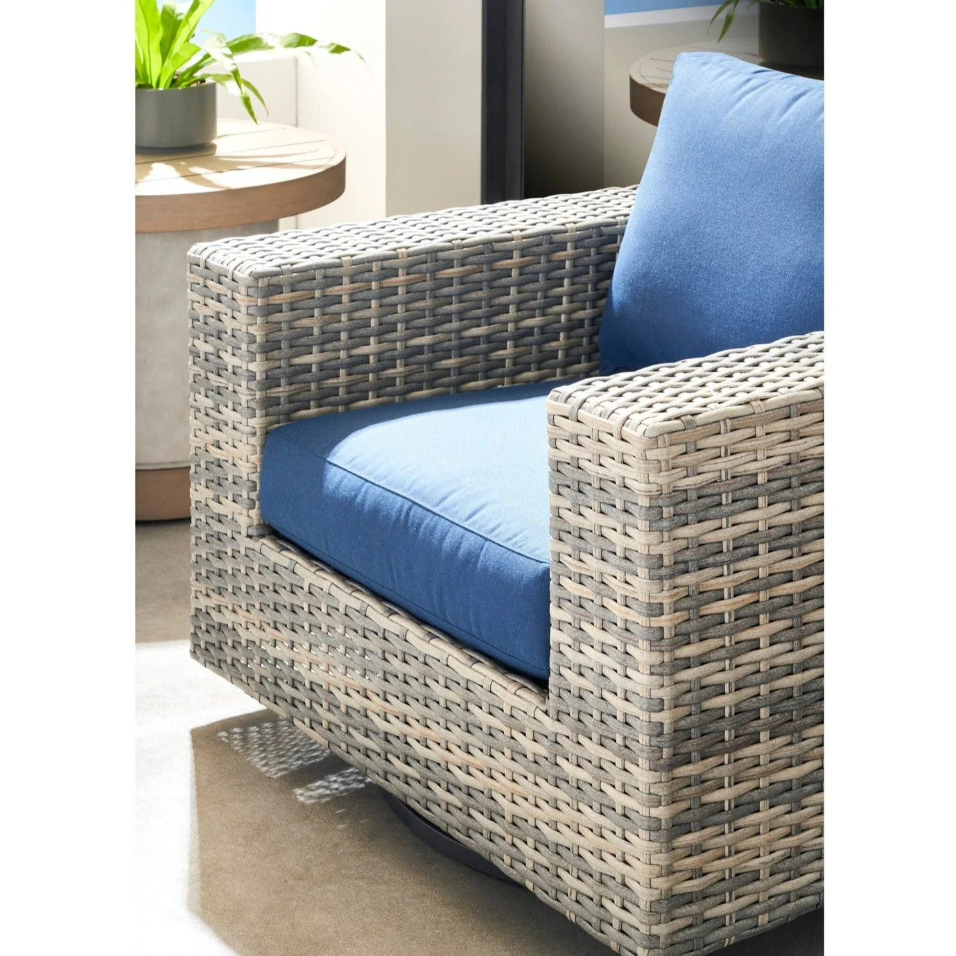 Vanguard Montclair Outdoor Swivel Glider - Image 3