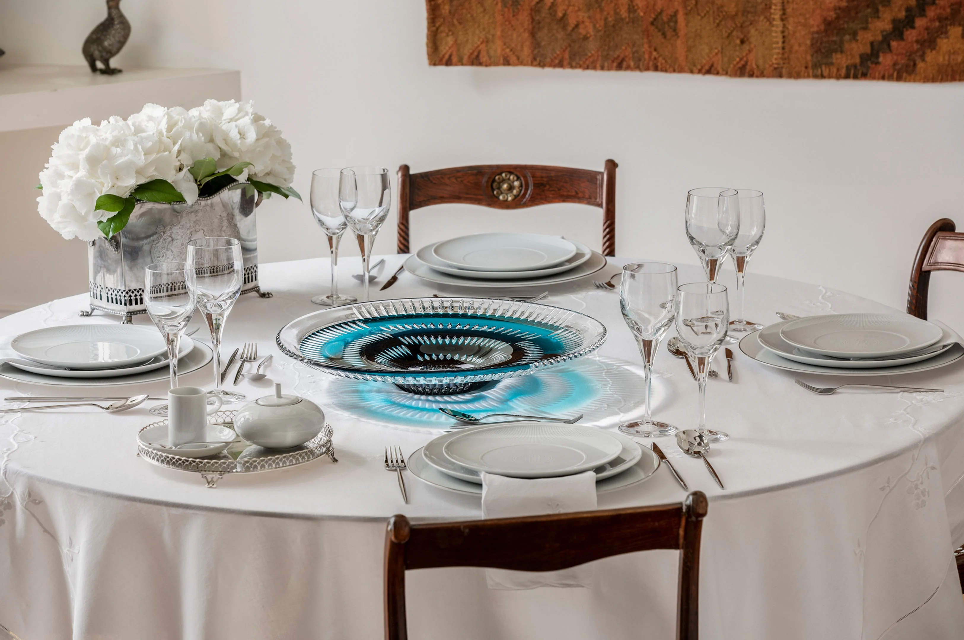Vista Alegre Catherine Wheel Case with Double Centrepiece - Image 2