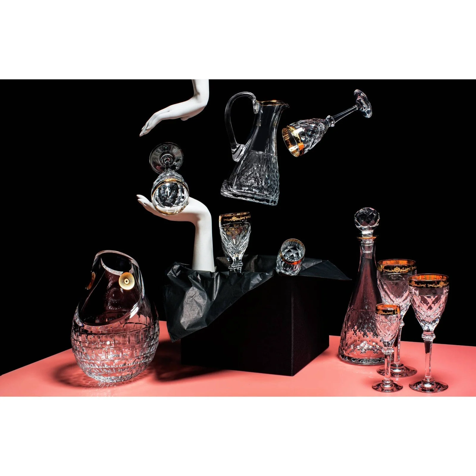 Vista Alegre Palazzo Gold Large Red Wine Goblet - Image 2