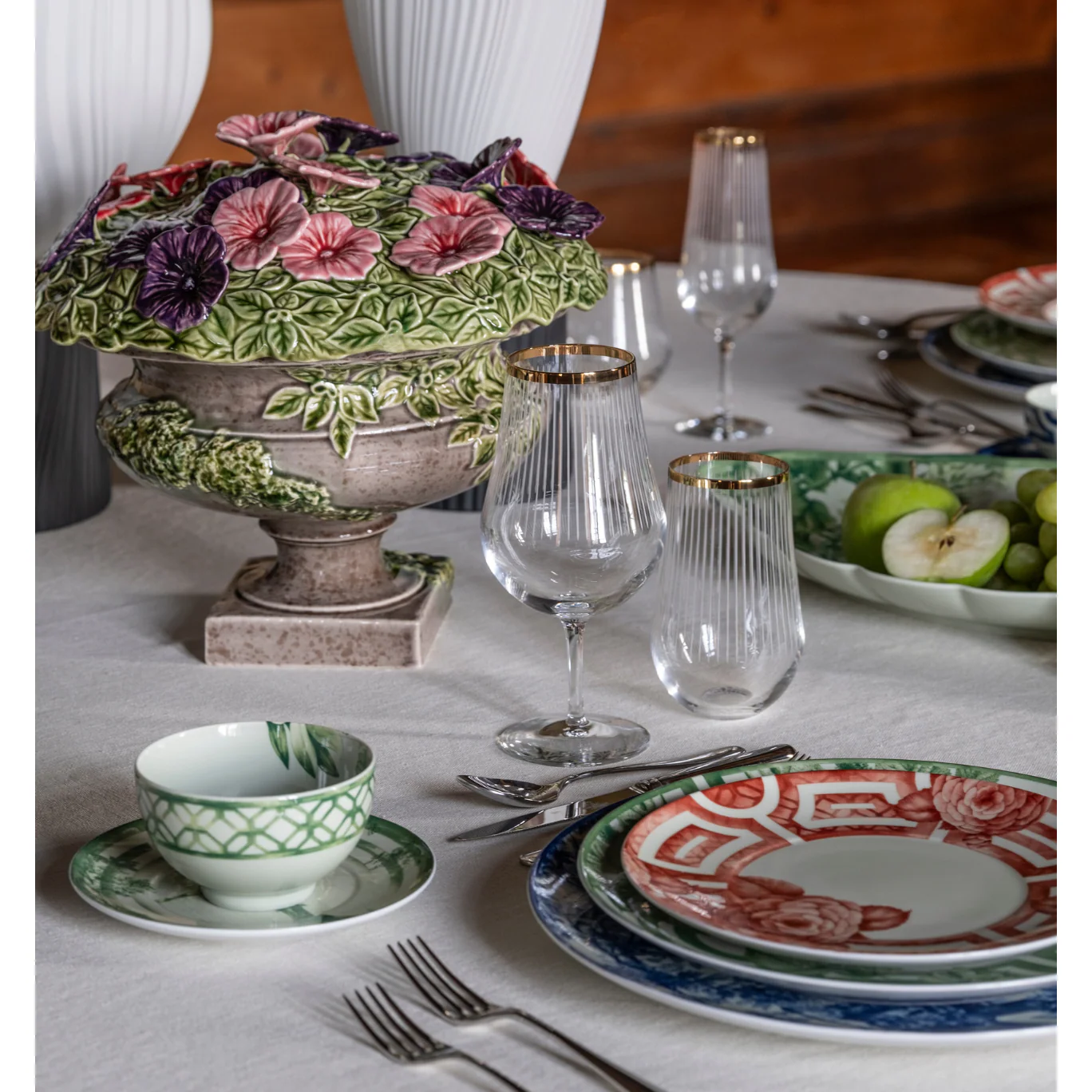 Vista Alegre Winter Garden Wine Goblet - Image 4
